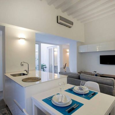Cocinas pequeñas integradas en el salón