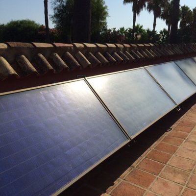 Tejas con células solares