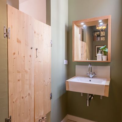 Sanitarios de madera tratada