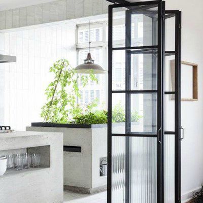 Muebles para pisos con perfil recto o curvado