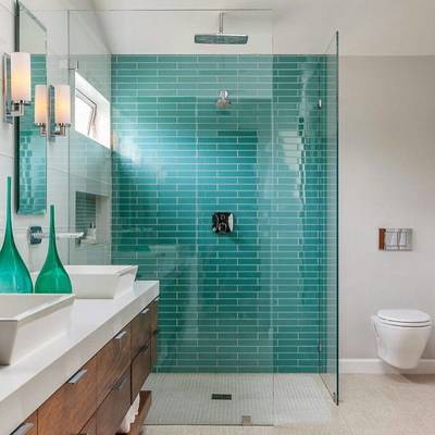 Duchas con gresite y azulejos