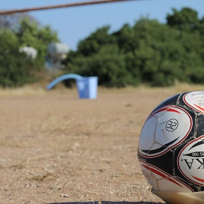 Campo de fútbol de tierra