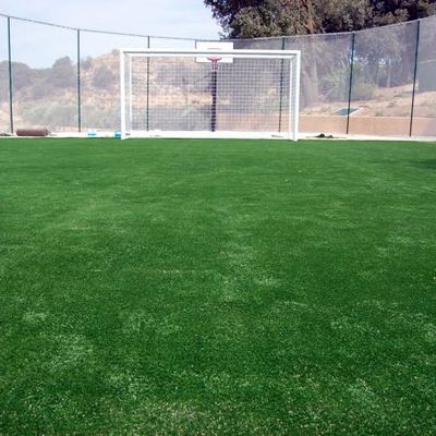 Construcción de campo de césped