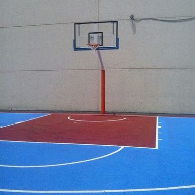 Construcción de pista para balonmano y baloncesto