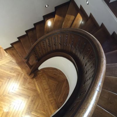 Escalera de caracol de madera