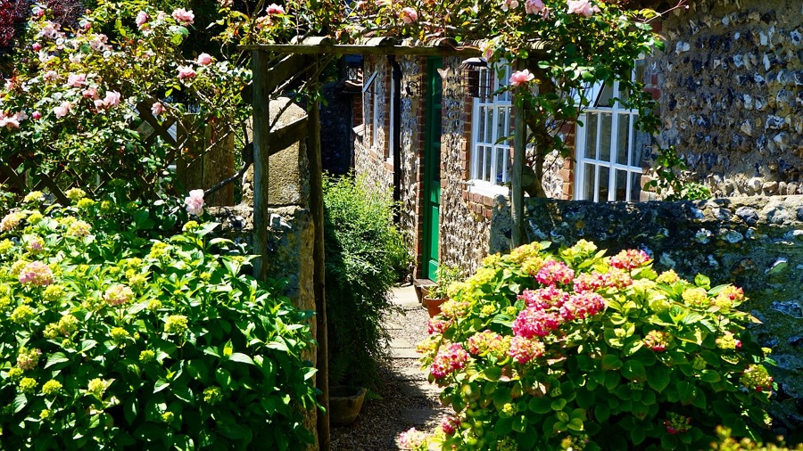 Nivelar terreno jardín