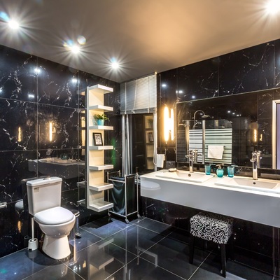 Duchas a todo color con gresite y azulejos