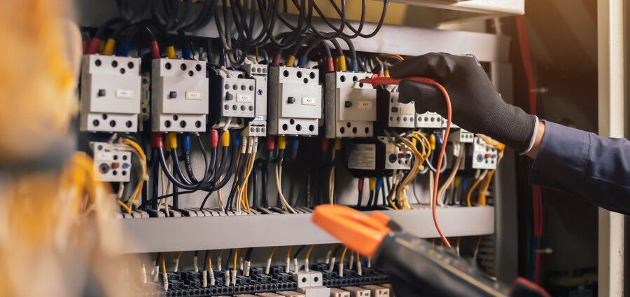 ¿Por qué es importante tener una toma de tierra en casa?