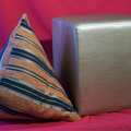 COJIN TRIANGULO ,PUFF