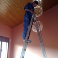 Construcción de falso techo de madera y colocación de Lampara