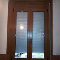 Finestra pvc color noguera