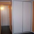 Frente fabricado en Dm lacado en blanco, detalles fresados