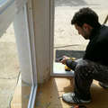 Montando cerramientos.. nuestros empleados..