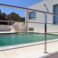 VIVIENDA Y PISCINA