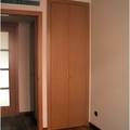 Puertas y armarios.