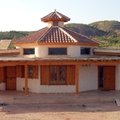 VIVIENDA UNIFAMILIAR DE BALAS DE PAJA