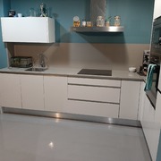 Suelo de cocina en Microcemento