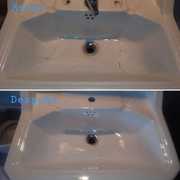 Reparación de rajas y esmaltado en lavabo blanco