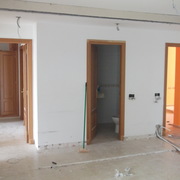 Demolición de pared y modificación de instalaciones