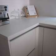 Encimera de cocina en Silestone blanco zeus