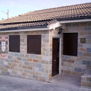 Fachada. Reforma completa de casa individual.