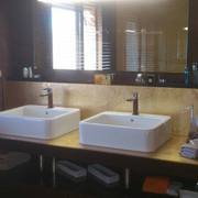 FANTASTICO MUEBLE DE OBRA EN PAN DE ORO
