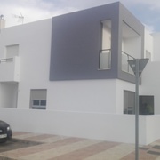 Fachada de dúplex en pétrea