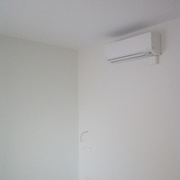 Pintura de vivienda en ral 9010