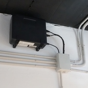 Instalación de SAI para alimentación ininterrumpida de puerta electrica de acceso a Local