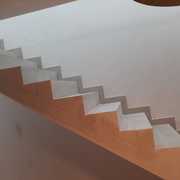 Instalación de plaqueta cerámica imitación madera