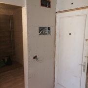 FALSEO en pladur para la ocultar cableado, caja de Reguistro y cuadro electrónico en vivienda.