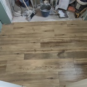 Suelo porcelanico imitación madera
