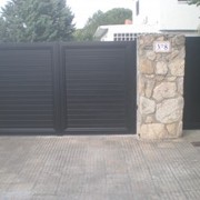 Cancelas automáticas acceso finca