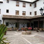 Patio de hotel en Chichon