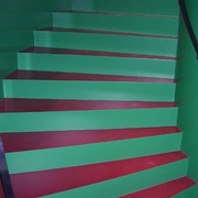 PAVIMENTO DECORATIVO EN ESCALERAS
