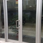 Puerta de entrada en Colegio