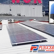 Autoconsumo solar fotovoltaico para empresa en tejado de nave industrial.