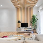 REVESTIMIENTO DE MADERA EN SALÓN