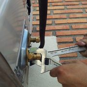 instalación de split - Apretar tuercas