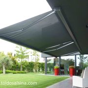 Toldo extensible sistema cofre