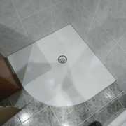 SUSTITUCION DE PLATO DE DUCHA AVERIADO POR UNO DE RESINA.