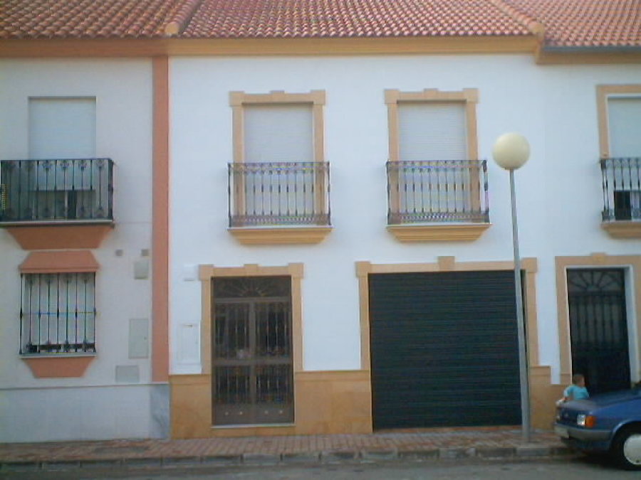 CASA UNIFAMILIAR 