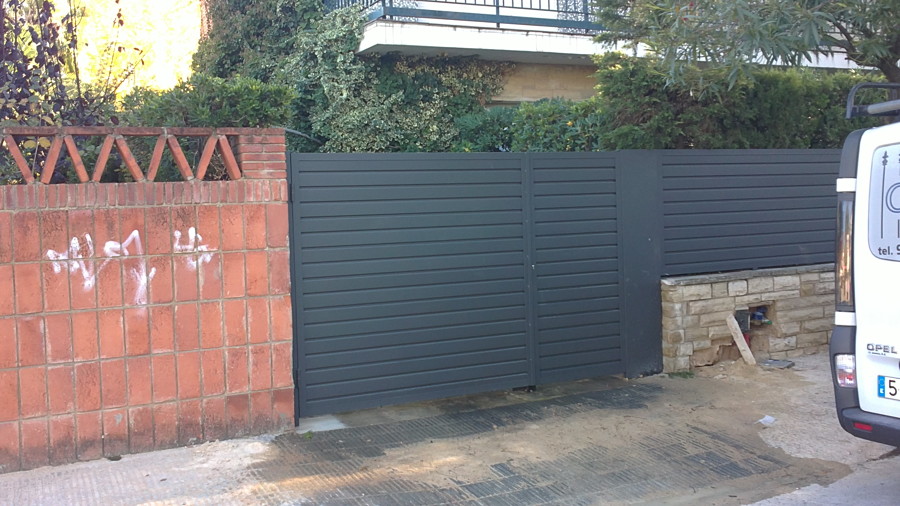Puerta chalet