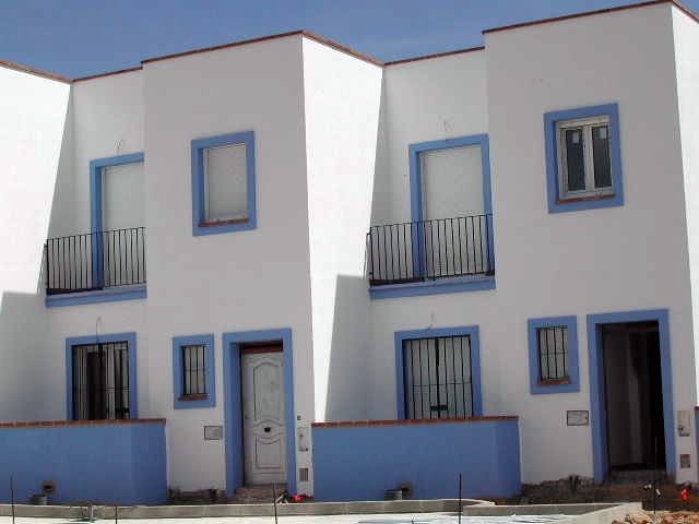 10 VIVIENDAS EN HILERA EN BONARES (HUELVA)