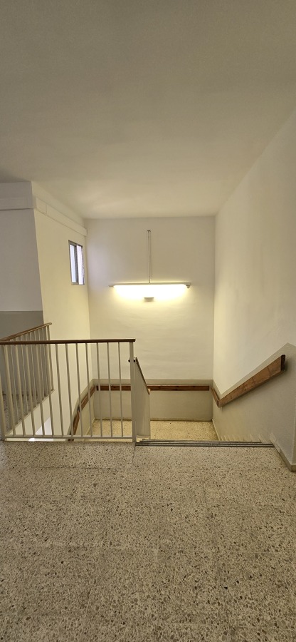 Pintura rincón  escalera después