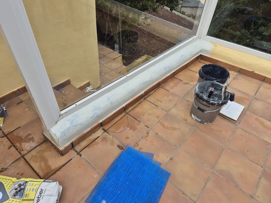 Reparación de muros con mortero fibra impermeable