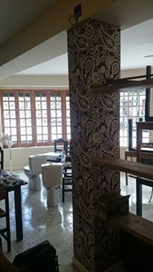 papel pintado en columna