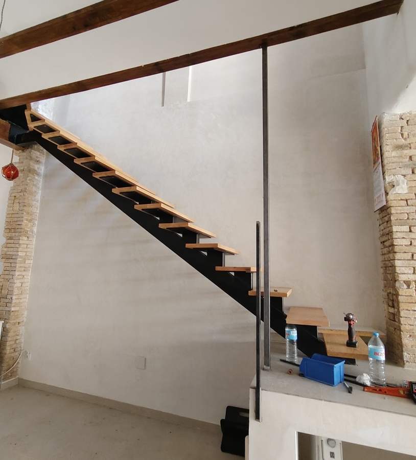Escalera metálica