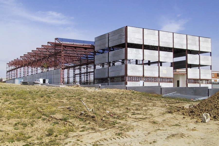 Construcción naves en Móstoles