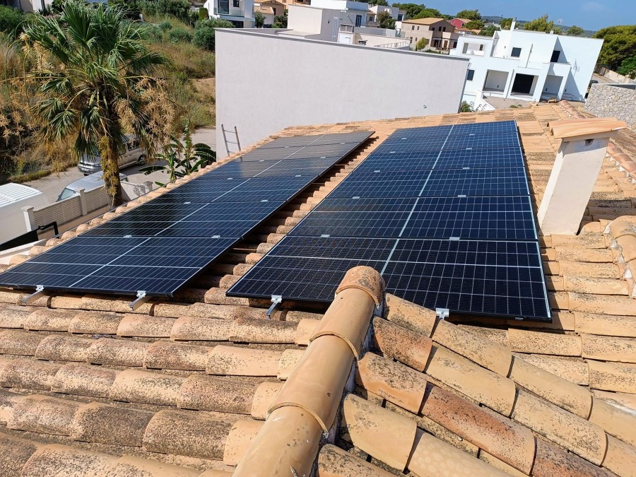 ENERGIA SOLAR AUTOCONSUMO + CONVERTIDOR FRONIUS